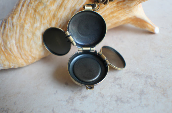 Rabbit Cameo Photo Locket Bronze
