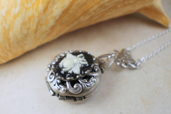 Bumblebee Cameo Multi Photo Locket Silver