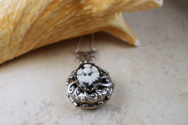 Thistle Cameo Multi Photo Locket Silver