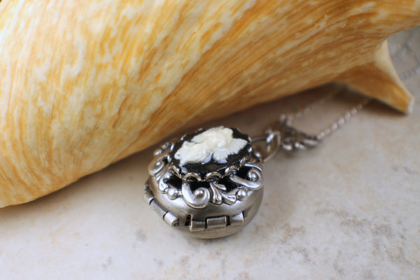 Angel Cameo Photo Locket Silver