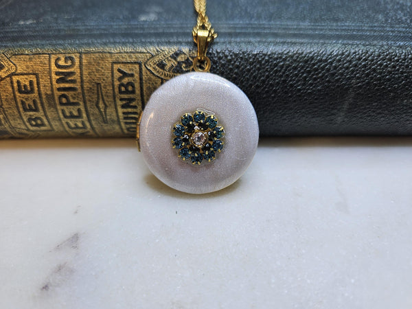 Photo Locket Cream Jeweled : Round Crystal Keepsake