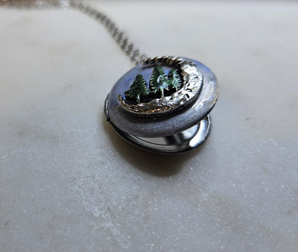 Photo Locket Moon & Tree