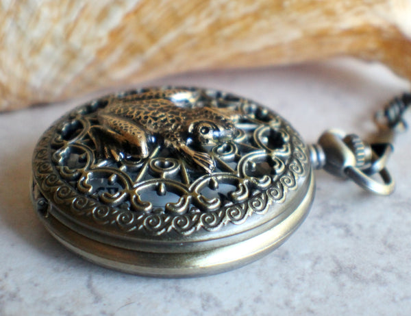 Frog pocket watch men's pocket watch, front case is mounted with bronze frog - Char's Favorite Things - 2
