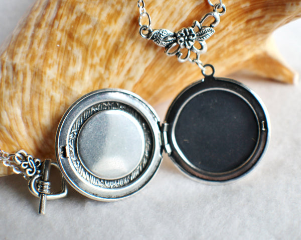 Lion photo locket, round silver tone locket with lion on front cover. - Char's Favorite Things - 4