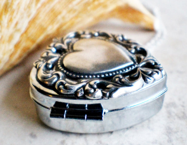 Scalloped heart music box locket, heart locket with music box inside. - Char's Favorite Things - 2